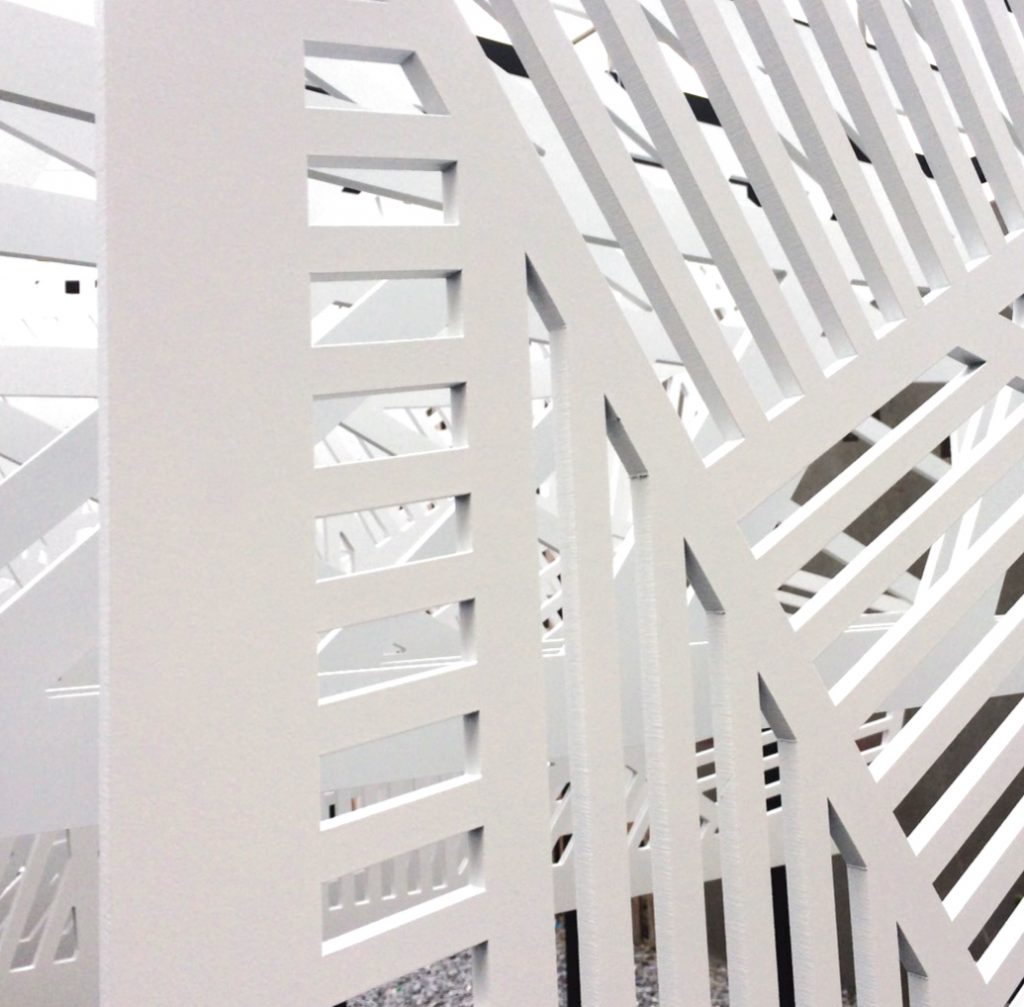 ลายฉลุ-ลายทางสีขาว